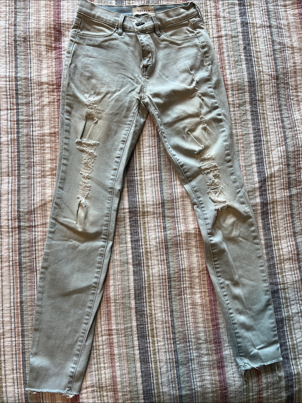PacSun Women’s Light Gray Distressed Stretch Skinny Jeans